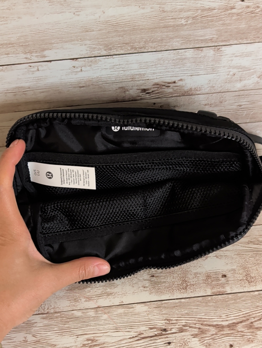 Lululemon Black 1L Everywhere Belt Bag - Picture 3 of 4